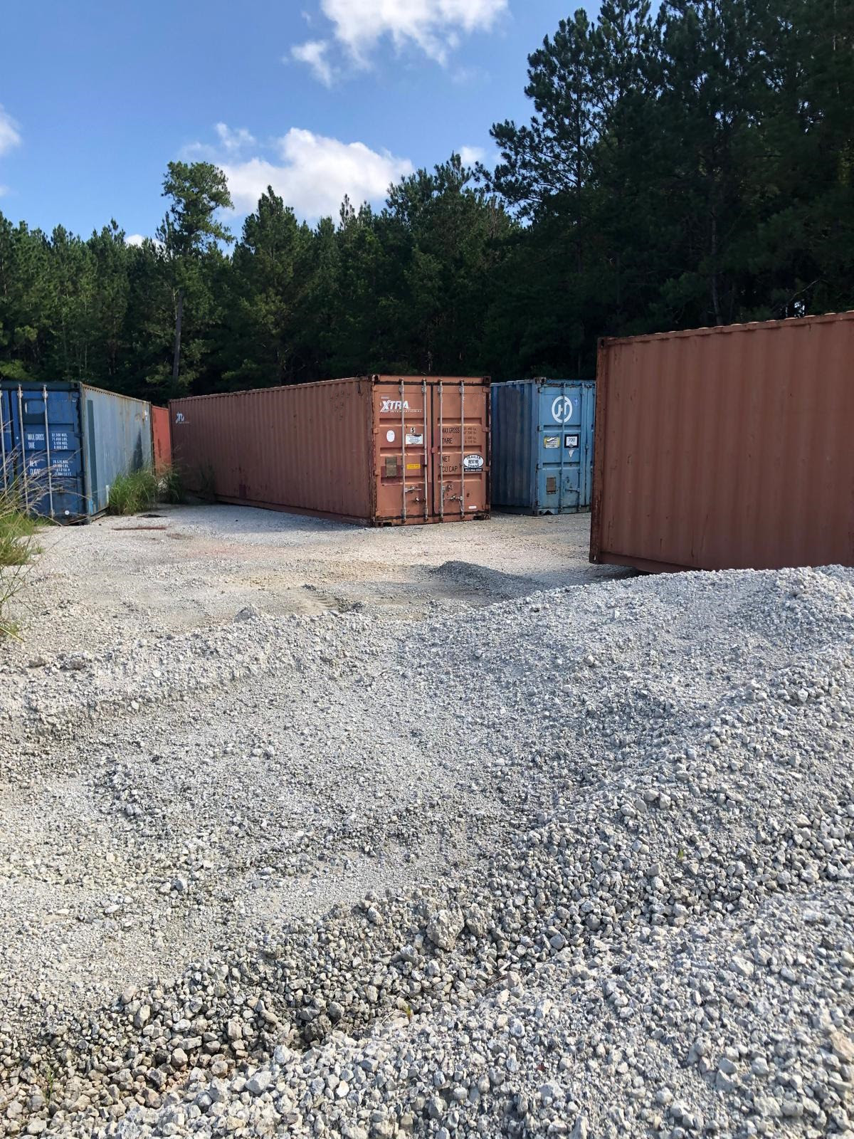 200: Various Size Containers for Sale 