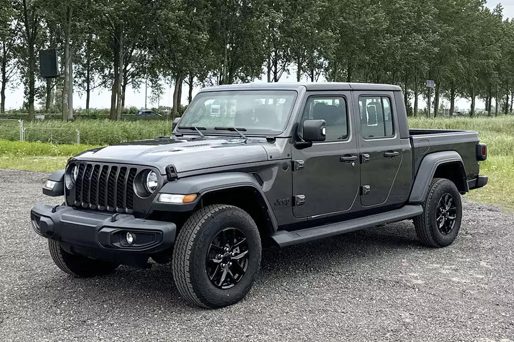 Jeep Gladiator Sport 4x4 Sports Utility Vehicle (SUV)