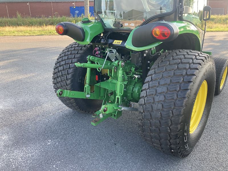 JOHN DEERE 4066r 