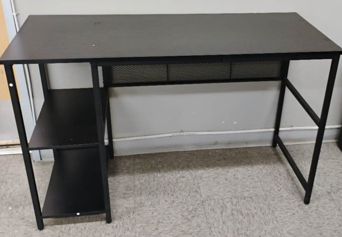 Office Desk Closeout. 500 Units. EXW Los Angeles $32.00 Unit.