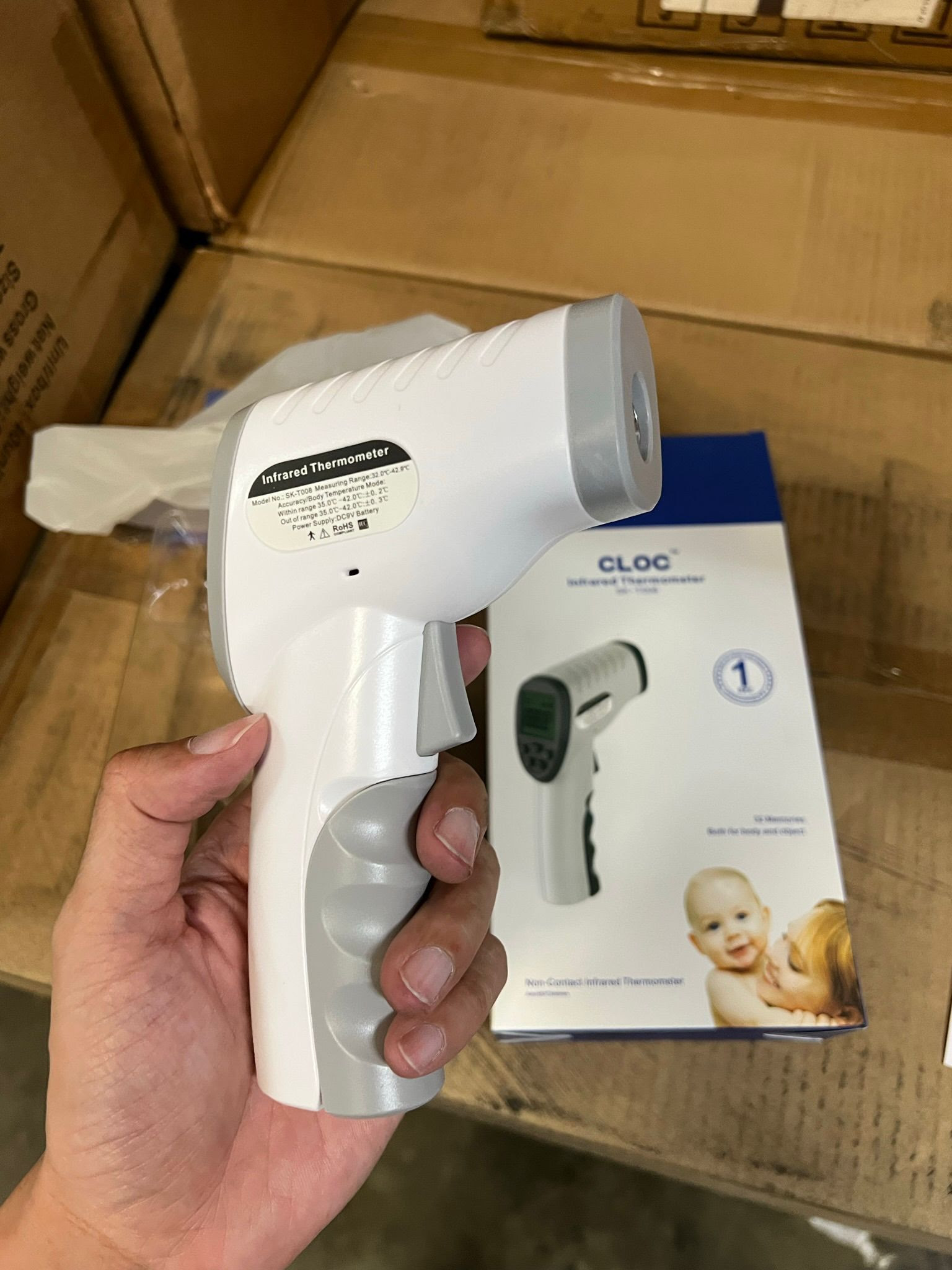 CLOC Non-Contact Infrared Thermometer. 5490 Units.  EXW Los Angeles $2.50 Unit. Retail $9.98