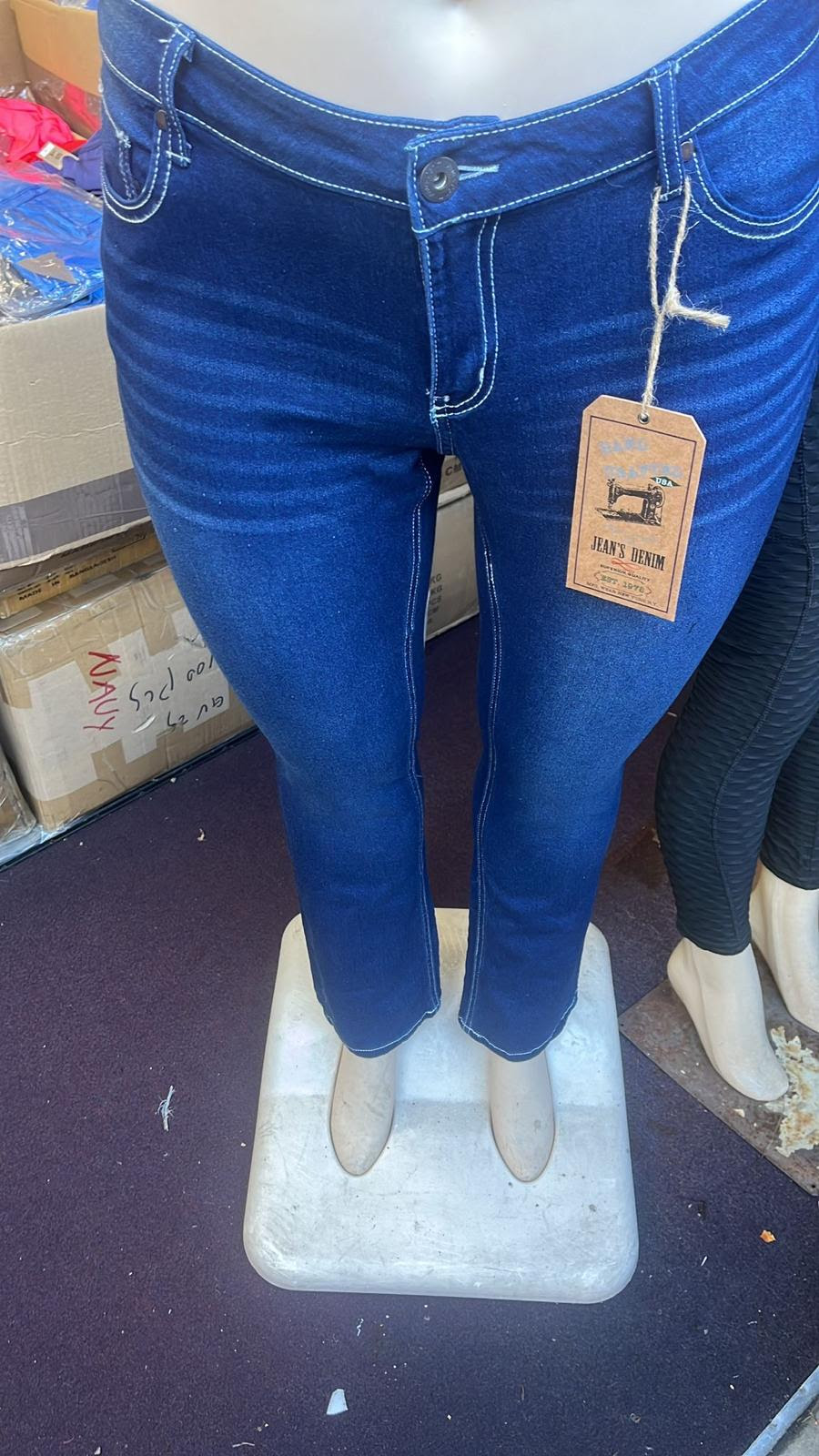 JEANS DENIM Womens Plus Size Denim Jeans.  12,000 Pairs. EXW Los Angeles $3.79 pair.