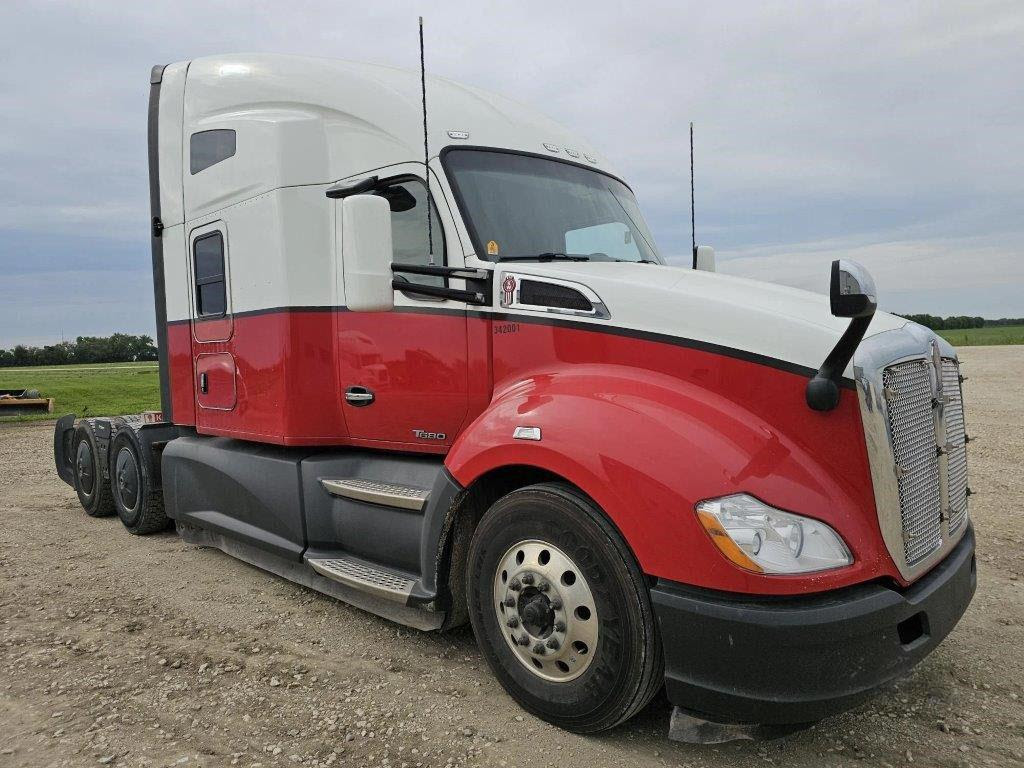 8 units - 2021 Kenworth T680 Sleepers