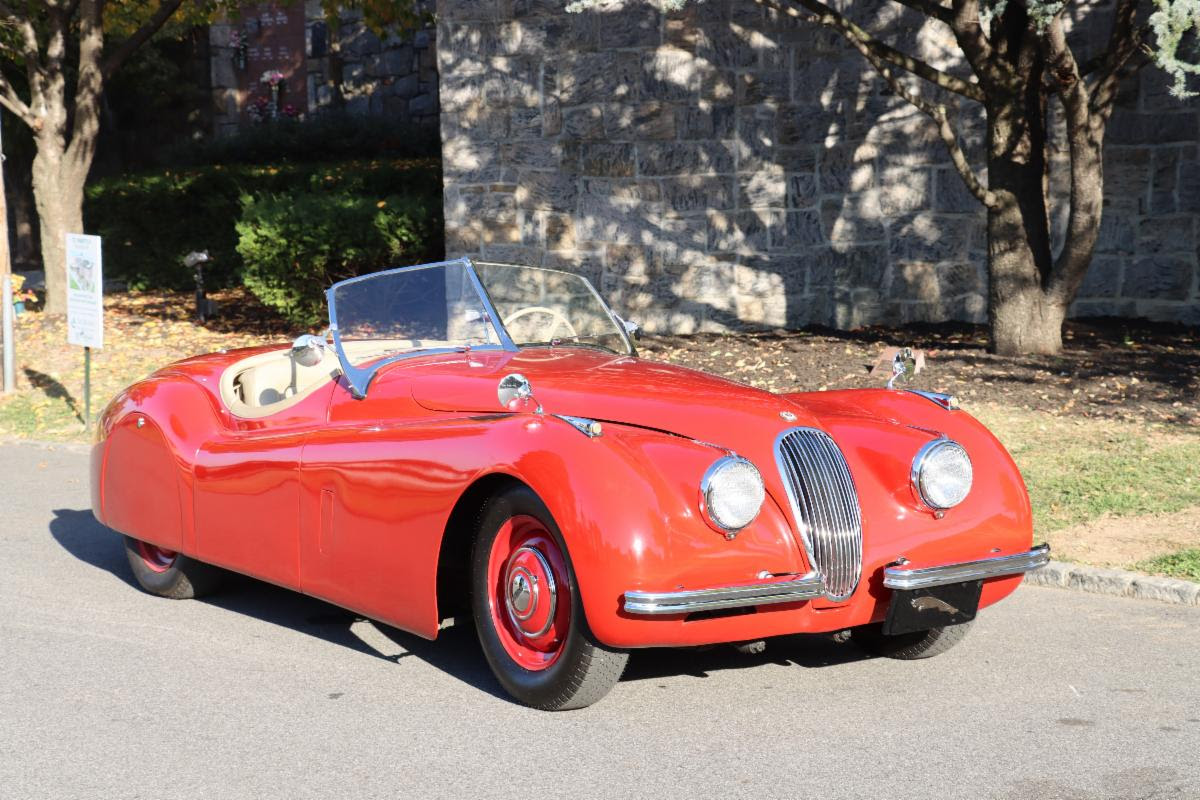 Beautiful 1952 Jaguar XK120 Roadster