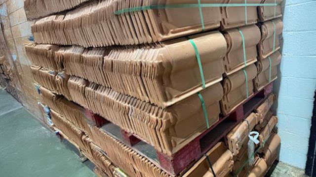 New Overstock Manifested Truckloads of Roof Tiles - Terracotta