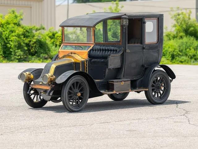 1910 Renault Type BZ Town Car by Moore & Munger