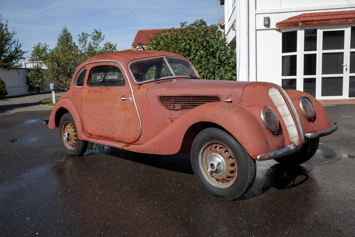 Reduction: One of 86 1939 BMW 327/28 Coupe