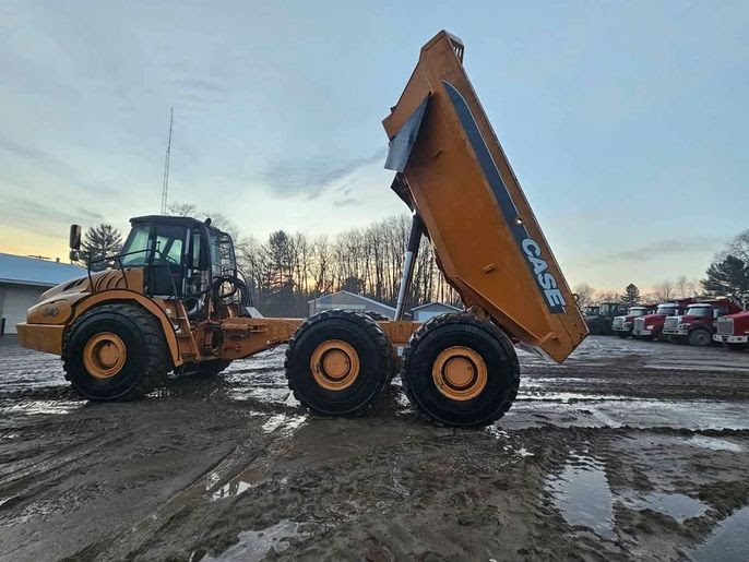 2005 CASE 340 Off Road Truck, Needs Work!