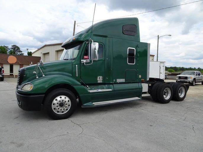 2008 Freightliner Columbia 120 Truck