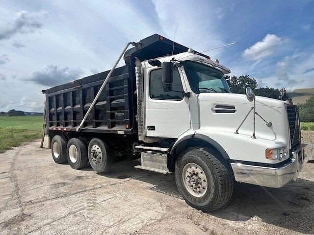 2004 Volvo Tri-Axle Dump Truck