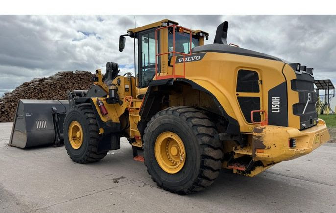 2019 VOLVO L150H Wheel Loader, w High tip Bucket!