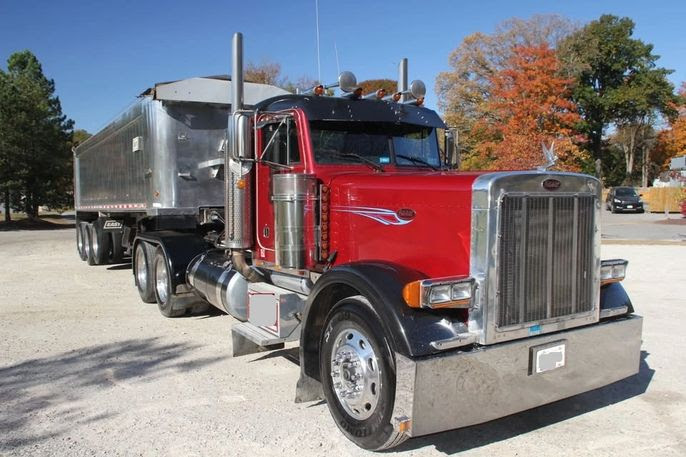 2003 Peterbilt 379 Day Cab Long Nose American Class Interior w/Traile