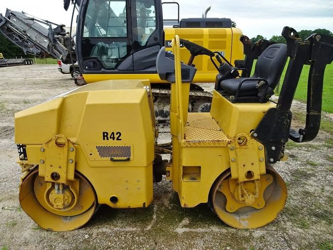 2012 Cat CB22 Double Smooth Drum Roller