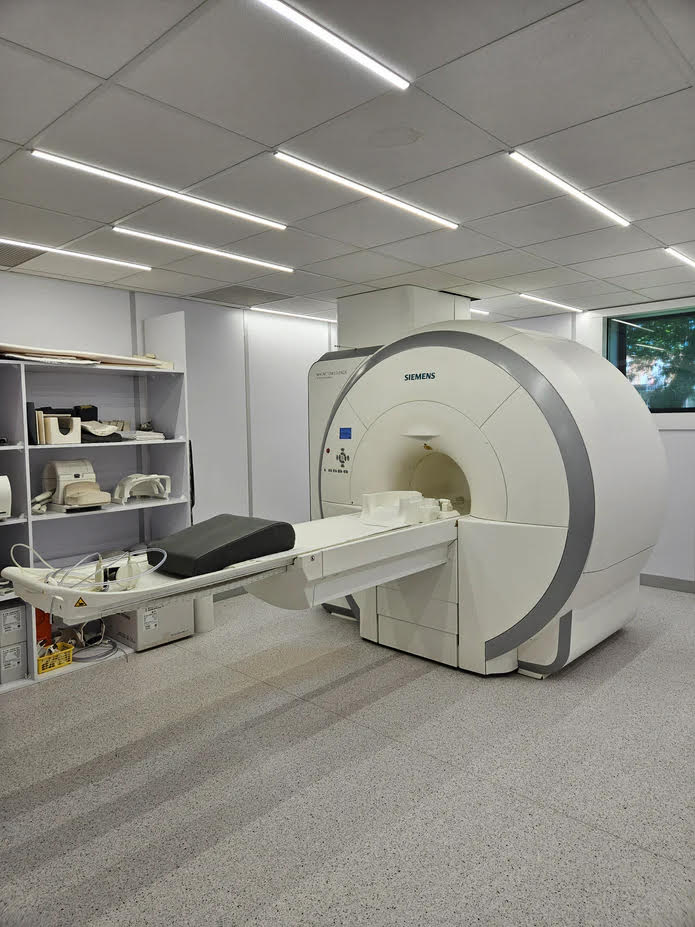 Siemens Essenza 1,5Tesla 16 CH MRI