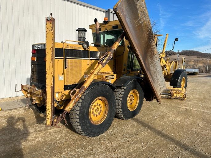 2000 CAT 140H Road Grader