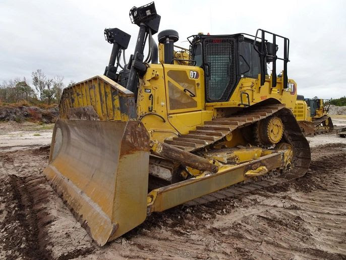 2022 CAT D7LGP, NEW Undercarriage, 3552 hours, Ripper valve!