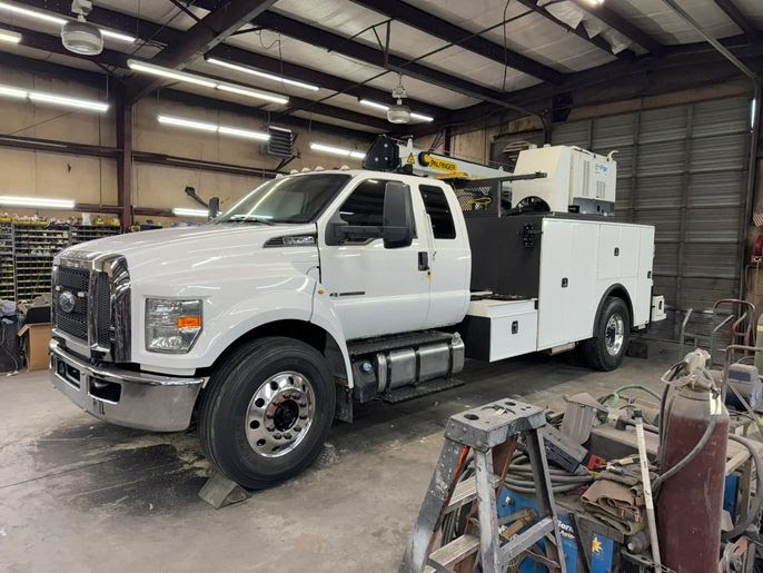 Very Nice! 2017 Ford F750 SD Extended Cab Service Truck, 168K miles, 12K pound crane