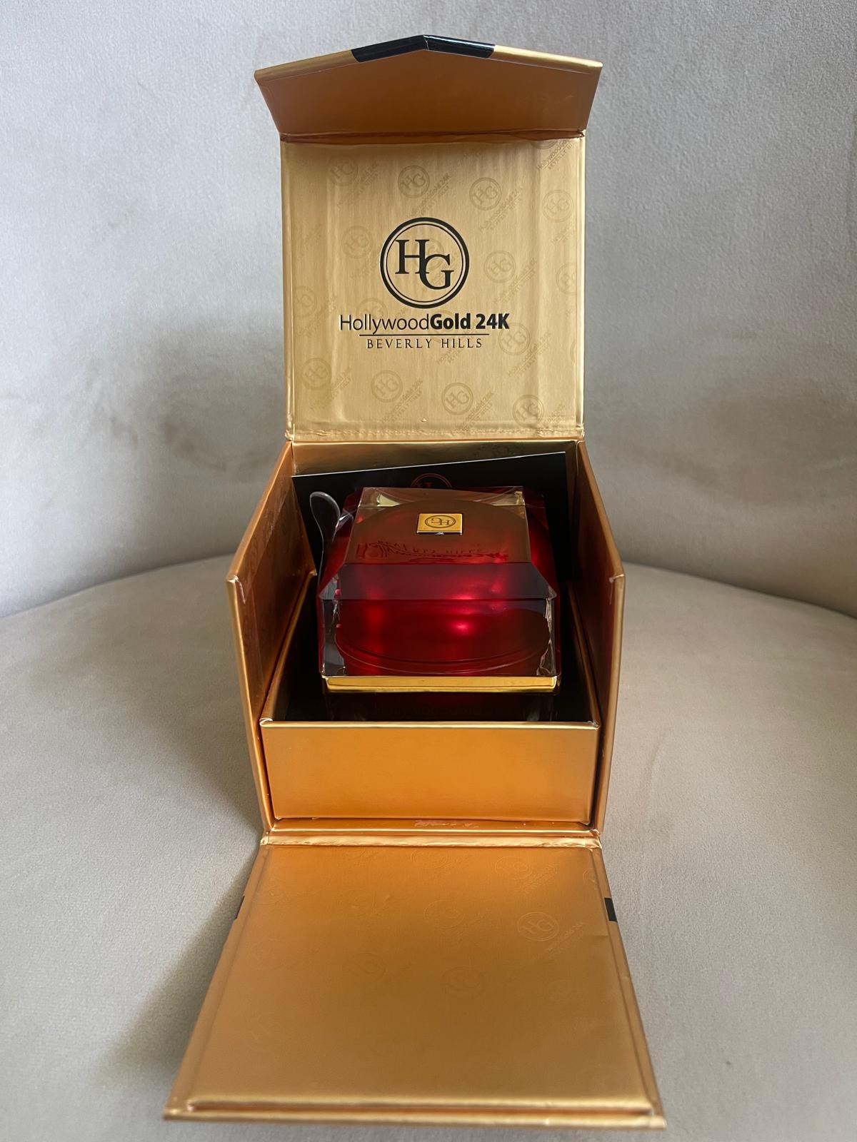 Hollywood Gold 24K Luxury Skincare Facial Treatment Products.  3000 Units. EXW Los Angeles $32.00 Unit. Retail $209.00 ~$399.00