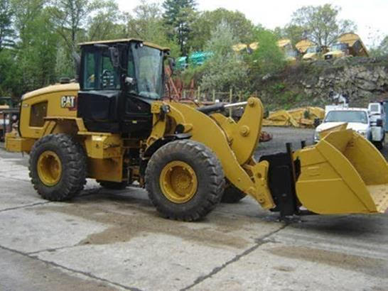 2022 CAT 926M