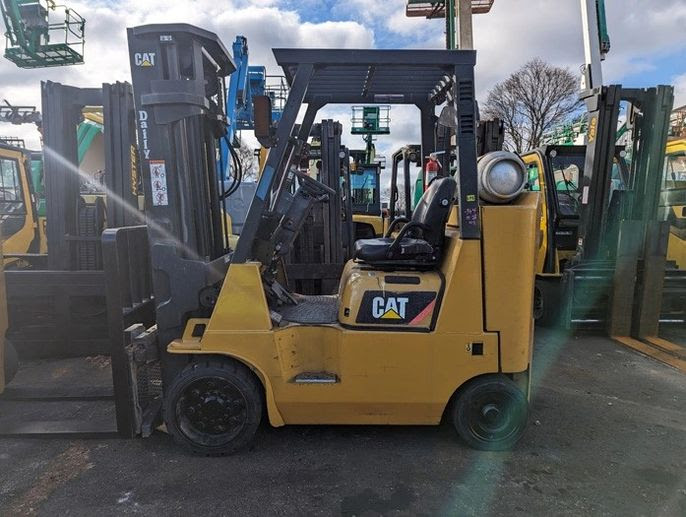 Blow Out! / 2015-2018 CAT GC40K Forklift 