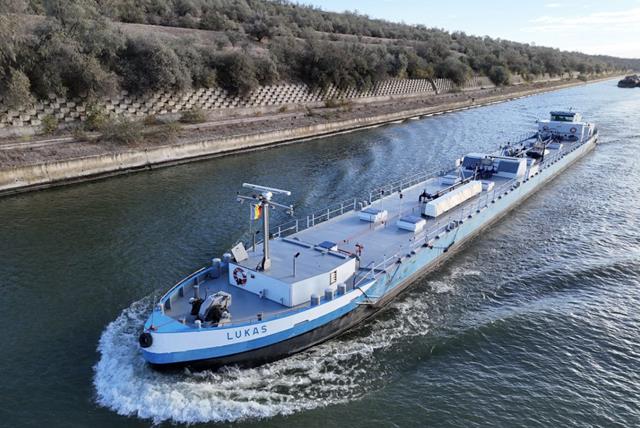 For Sale: Double Hull Motor Tanker 814 ton