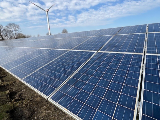 104.000 piecesTrina Solar modules 225 to 240 Wp AND Inverter from Danfoss 5.500 pieces.