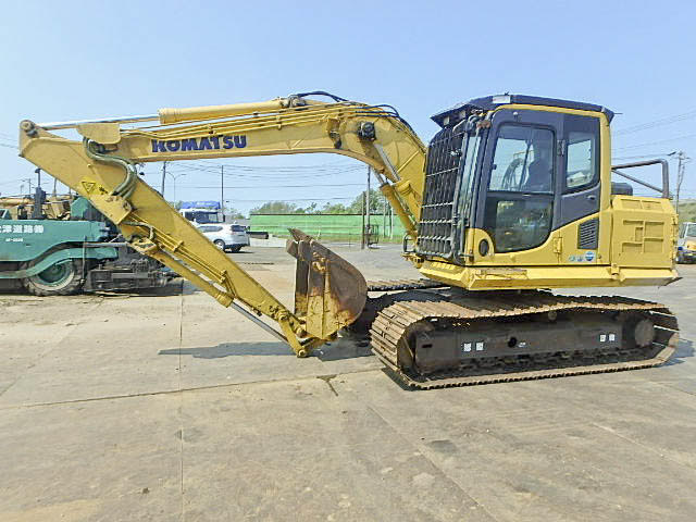KOMATSU  EXCAVATOR    Model:  PC120-8  Serial: 87709  Year:  2014