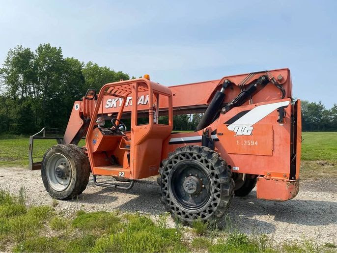 2011 Skytrak 8042 Telehandler, Needs Repair!