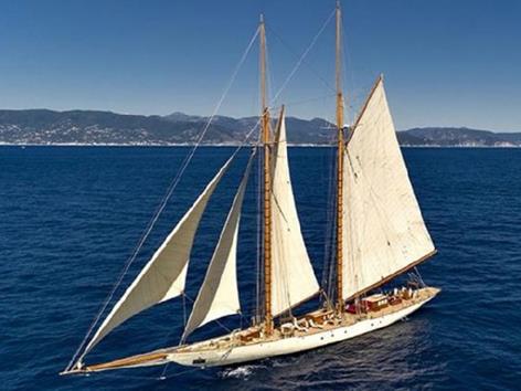 A very exclusive yacht is for sale, built in 1905, host of VIPs such as Charlie Chaplin, Paulette Goddard, Norma Shearer, Douglass Fairbanks and Mary Pickford