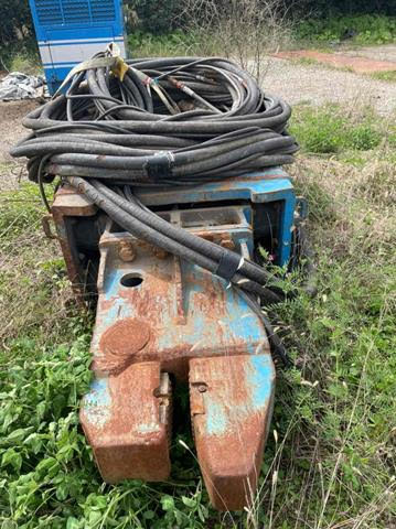 Tomec Hydrualic Vibro hammer with hydraulic power unit
