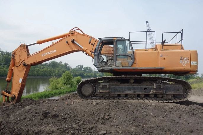 2004 Hitachi ZX600LC Excavator 