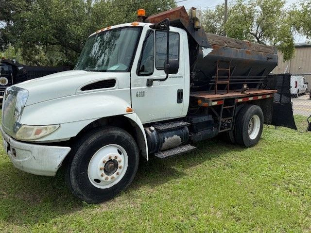 2007 International 4300 Sander Truck 