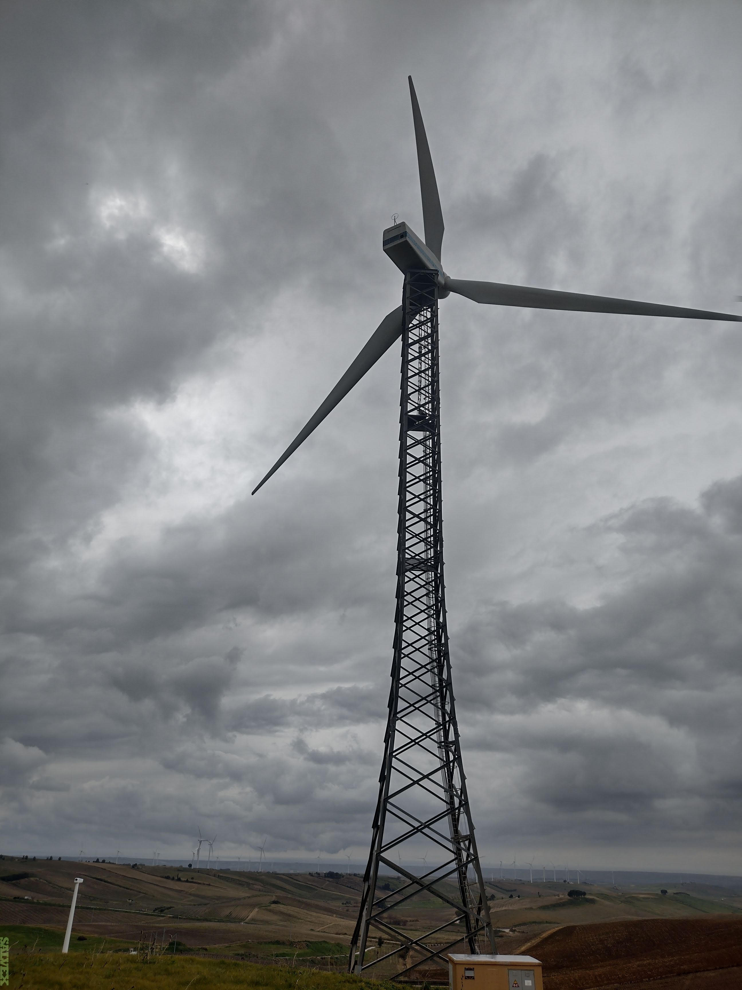 A Lot of Vestas V52 850KW Wind Turbines (30 Units)­­­­­