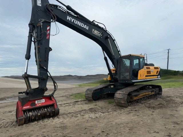 2021 Hyundai HX380AL (90,000 LB) Excavator 