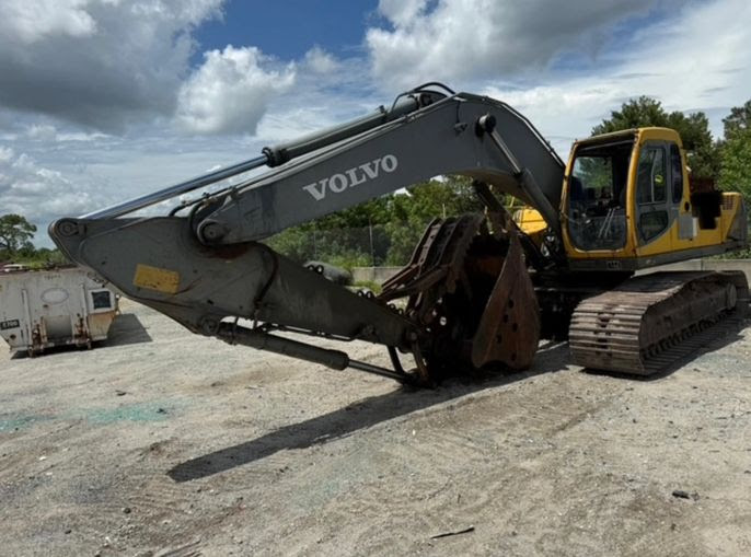 2003 Volvo EC290LC (64,000 LB) Excavator