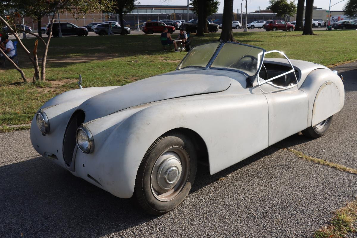 1951 Jaguar XK120 Roadster to Restore