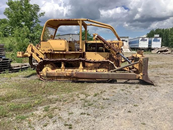 Komatsu D65E Dozer w/ Ripper