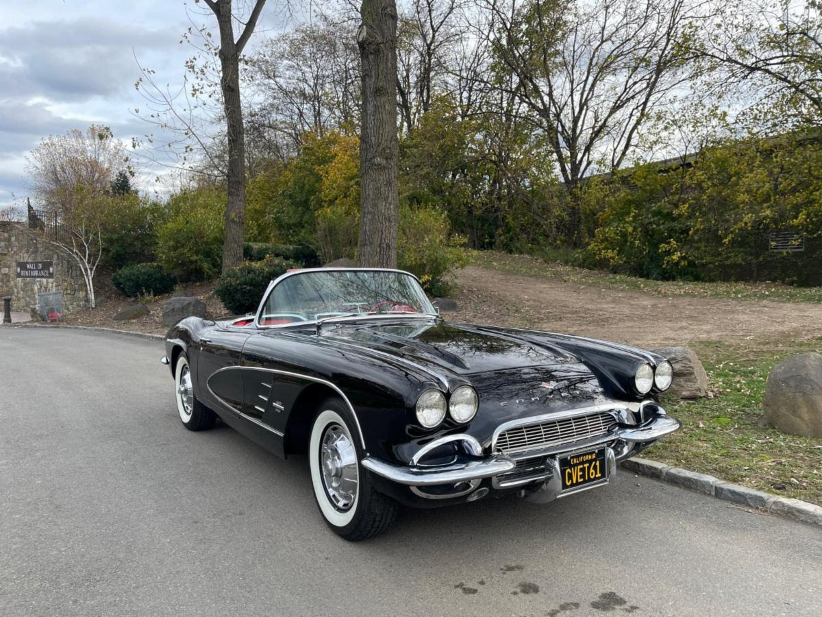 1961 Chevrolet Corvette California Car 4-Speed Two Tops