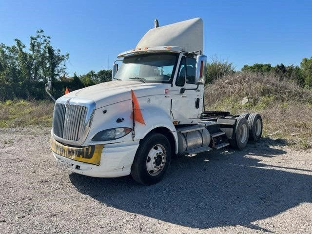 2010 International Prostar Day Cab Semi Truck w/ Wet Line Kit 