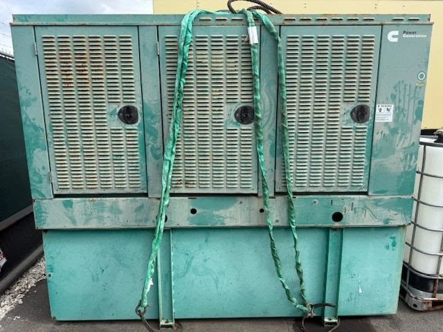 2004 Cummins 200KW Generator