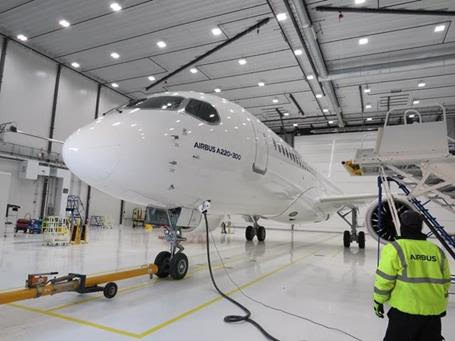 5 x A220-300 Aircraft