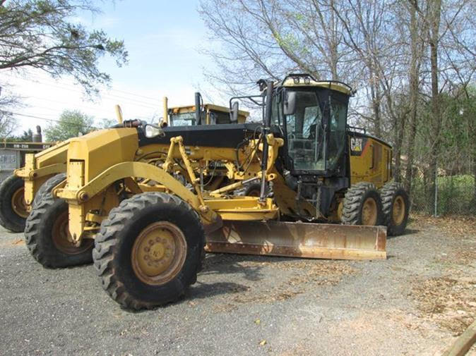 2010 CAT 12M grader