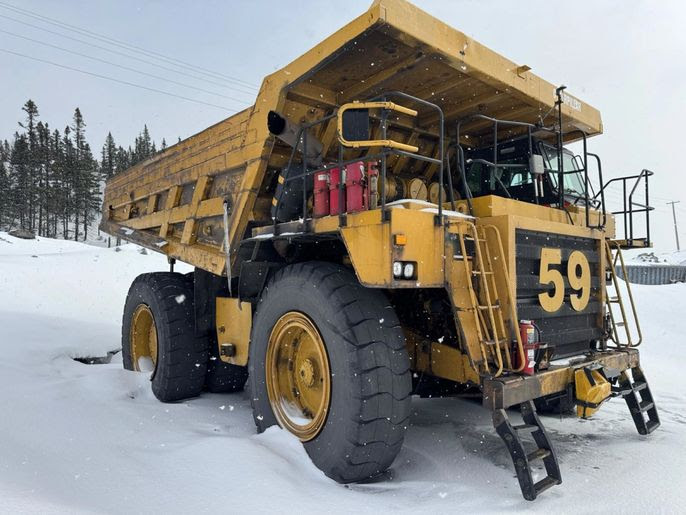 (2) 2005 CAT 777D Rock Trucks 