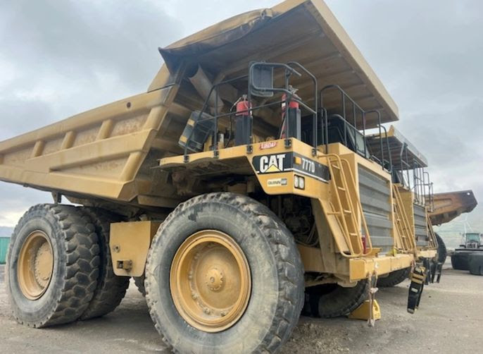 2 - 1998 Caterpillar 777D Rock Trucks