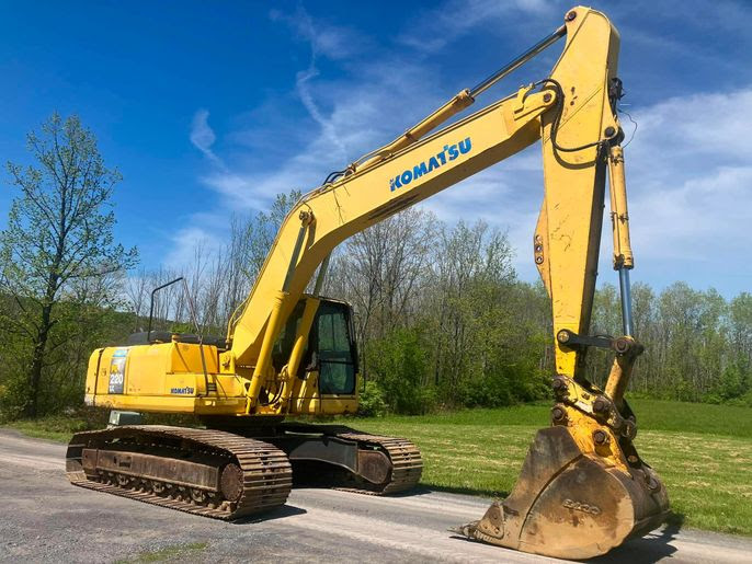 2005 Komatsu PC220LC-7 Excavator
