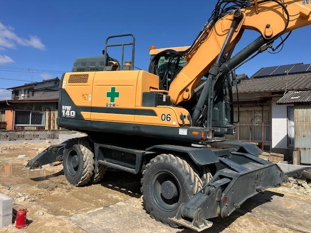 Hyundai Wheel Excavator  HW140 (0.5m3 class)