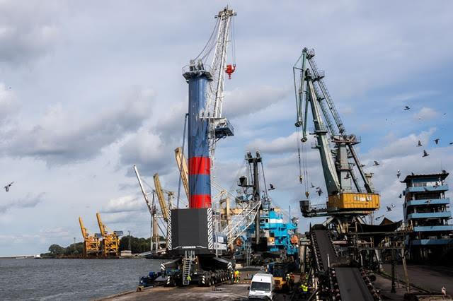 FOR SALE :  2023 Liebherr LHM 550 – 4 rope harbor crane