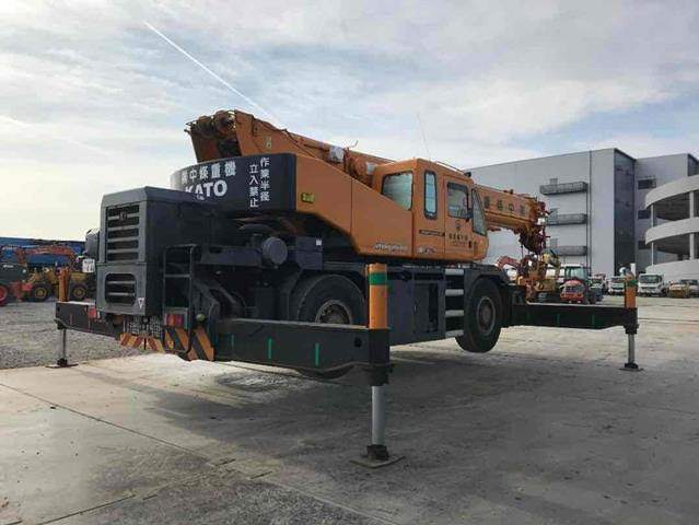 Very new model   25t Kato RT KR25H-V8