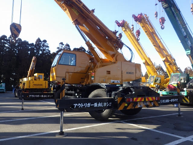 25 ton kobelco rough terrain RK250-8